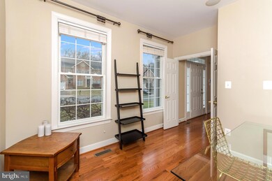 3748 Stonewall Manor Dr, Triangle, VA 22172 - photo 6