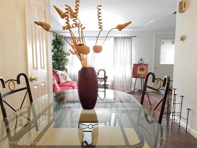 30 Francine Ct unit B, Staten Island, NY 10306 - photo 4