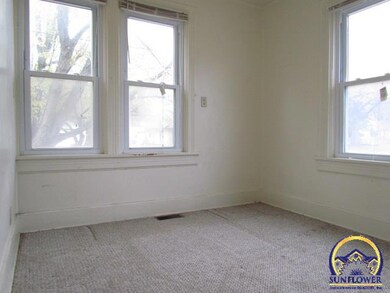 1833 SW Cherokee St, Topeka, KS 66606 - photo 6