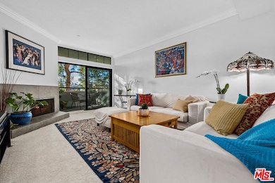 Somerset unit 551, Beverly Hills, CA 90211 - photo 2