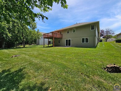 3909 SW Stonybrook Dr, Topeka, KS 66610 - photo 2