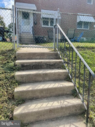 562 Jansen Ave, Essington, PA 19029 - photo 3