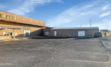 1330 E Main St-large-004-043-1330 E Main