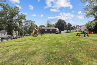 5 Bedford Rd, Lake Carmel, NY 10512 - photo 2