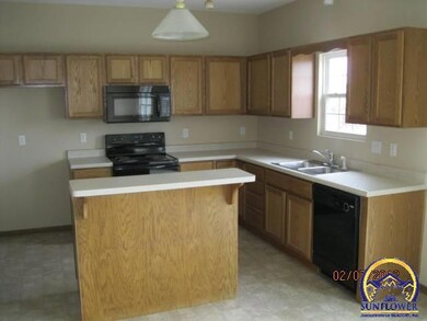 2538 SW Windslow Ct, Topeka, KS 66614 - photo 5