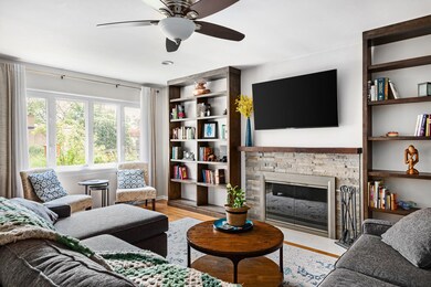 141 S Linden Ave, Elmhurst, IL 60126 - photo 2