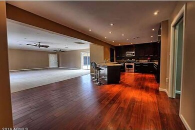 Blanche Kitchen & living