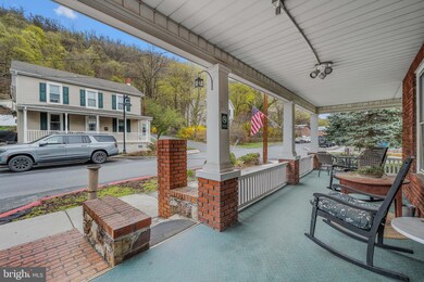 184 Wilkes St unit 3, Berkeley Springs, WV 25411 - photo 3