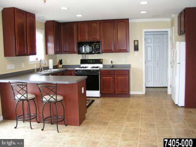 150 Brendan Mews, Mount Wolf, PA 17347 - photo 2