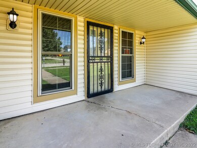 2901 S Lions Ave, Broken Arrow, OK 74012 - photo 2