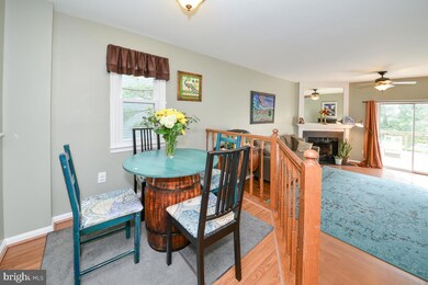 11918 Crosswind Ct, Reston, VA 20194 - photo 5