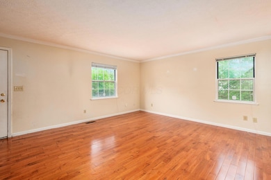 008_ 2120 Sprucefield Rd-1009