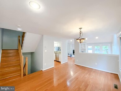 10056 Beacon Pond Ln, Burke, VA 22015 - photo 7