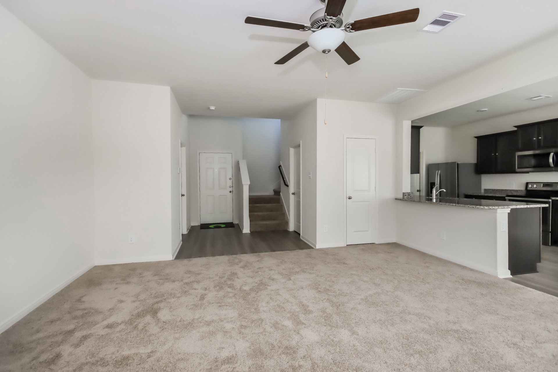 10659 Lost Maples Dr, Cleveland, TX 77328 - photo 5