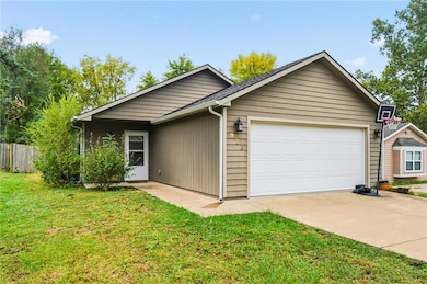 923 Ward Ave, Lawrence, KS 66044 - photo 2