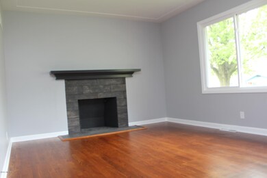 1536 Carlton Ave NE, Grand Rapids, MI 49505 - photo 2