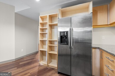 Kitchen (view 2)
