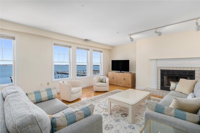 This lovely 4th floor unit has 2 Bedrooms and 2 fu