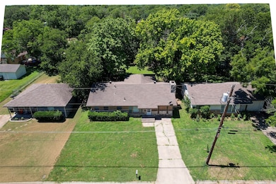 607 N Wood St, Cleburne, TX 76033 - photo 2