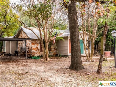 1009 Hillyer St, San Marcos, TX 78666 - photo 2