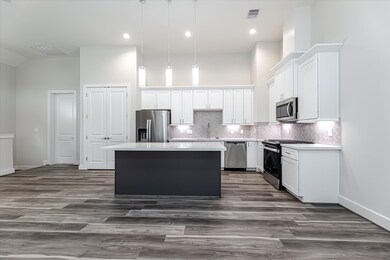 2502 W Tidwell Rd unit D, Houston, TX 77091 - photo 4