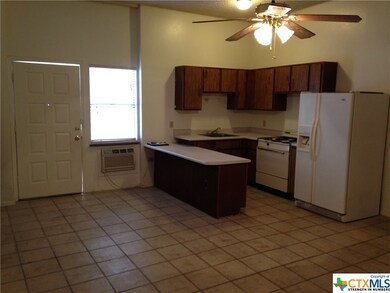 1410 Marlton St unit 5, San Marcos, TX 78666 - photo 3