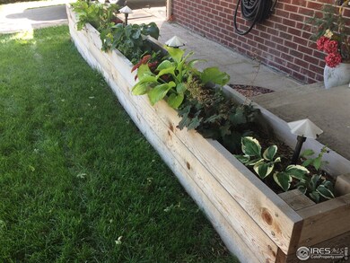 Seller's Photo of Tasteful Flower Planter