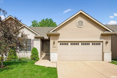 1357 Pinnacle Pines Ct, Bettendorf, IA 52722 - photo 2