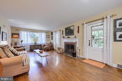 1216 Oak Ln, Reading, PA 19604 - photo 7