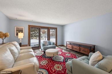 9 Oak Leaf Ln, Circle Pines, MN 55014 - photo 5