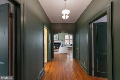 102 W 39th St unit 2B, Baltimore, MD 21210 - photo 2