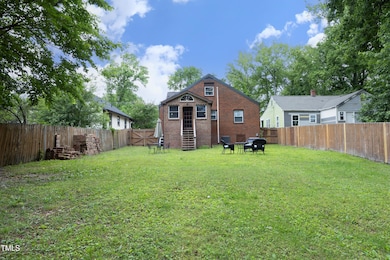 106 E Club 38 BackYard Topo View