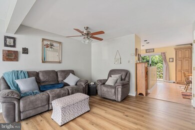 1103 Coventry Pointe Ln, Pottstown, PA 19465 - photo 7