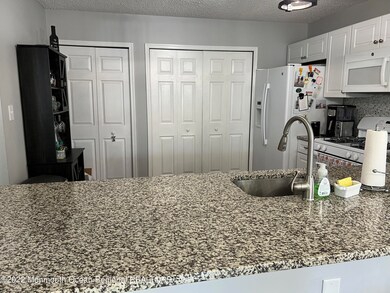 7 Madison Ct unit 89, Tinton Falls, NJ 07712 - photo 7