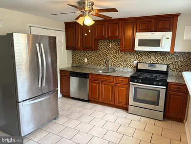 3304 Bero Rd, Halethorpe, MD 21227 - photo 4