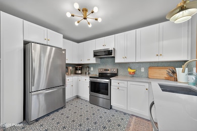 138 W End Dr, Hawley, PA 18428 - photo 4