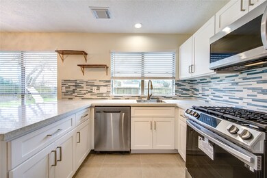 3907 Spring Circle Dr E, Pearland, TX 77584 - photo 5