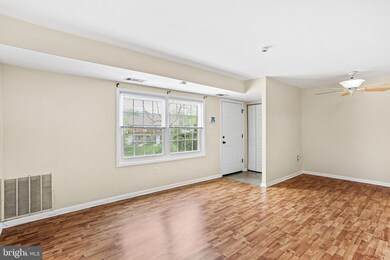 9220 Bridle Path Ln unit L, Laurel, MD 20723 - photo 2