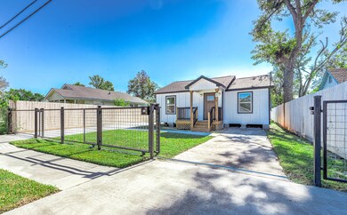 212 Palmyra St, Houston, TX 77022 - photo 3