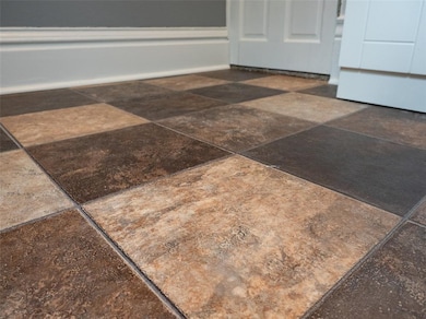 512 14th St SE, Cedar Rapids, IA 52403 - photo 6