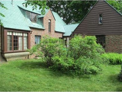 11 Lindbergh Ave, Holyoke, MA 01040 - photo 3