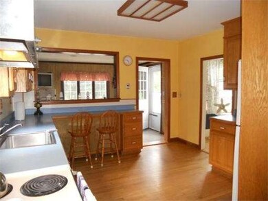 382 East St, Brockton, MA 02302 - photo 4