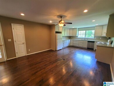 525 23rd Ave NE, Center Point, AL 35215 - photo 5