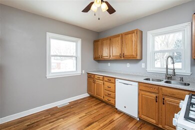 6741 University Ave, Windsor Heights, IA 50324 - photo 7