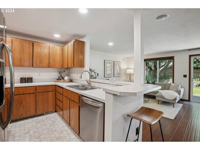 1229 N Winchell St, Portland, OR 97217 - photo 6