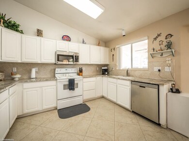 LL - 10Kitchen