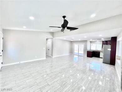 5828 Divers Cove Way, Las Vegas, NV 89108 - photo 2