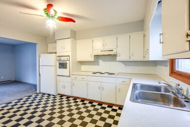 Eat in kitchen