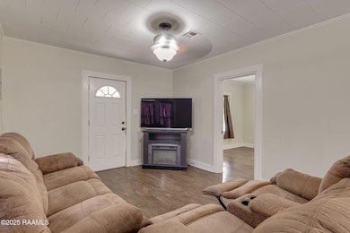6-web-or-mls-404 Loraine St-6