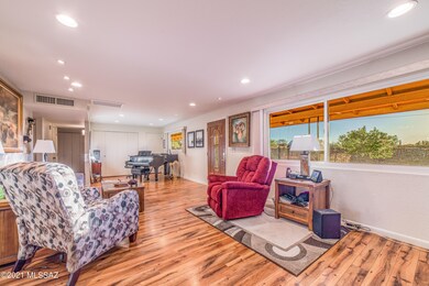 975 N Evergreen - Images-15